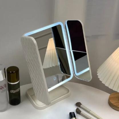 Miroir de maquillage à trois volets